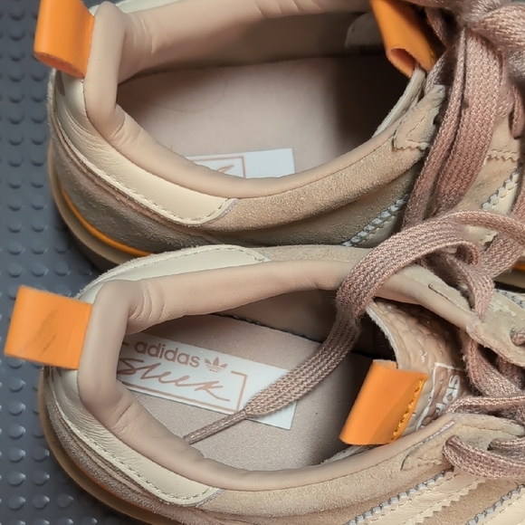 Adidas Sleek Tan/Pink And Orange - Picture 4 of 9